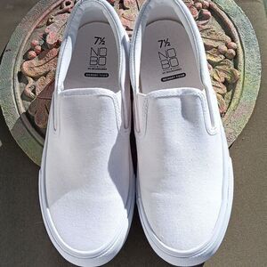 NEW No Boundaries Memory Foam Slip-Ons
